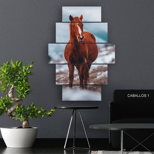Subcoleccion Cuadros De Caballos/ Nombre: Cuadro Caballo Marrón Invernal: Elegancia en la Nieve