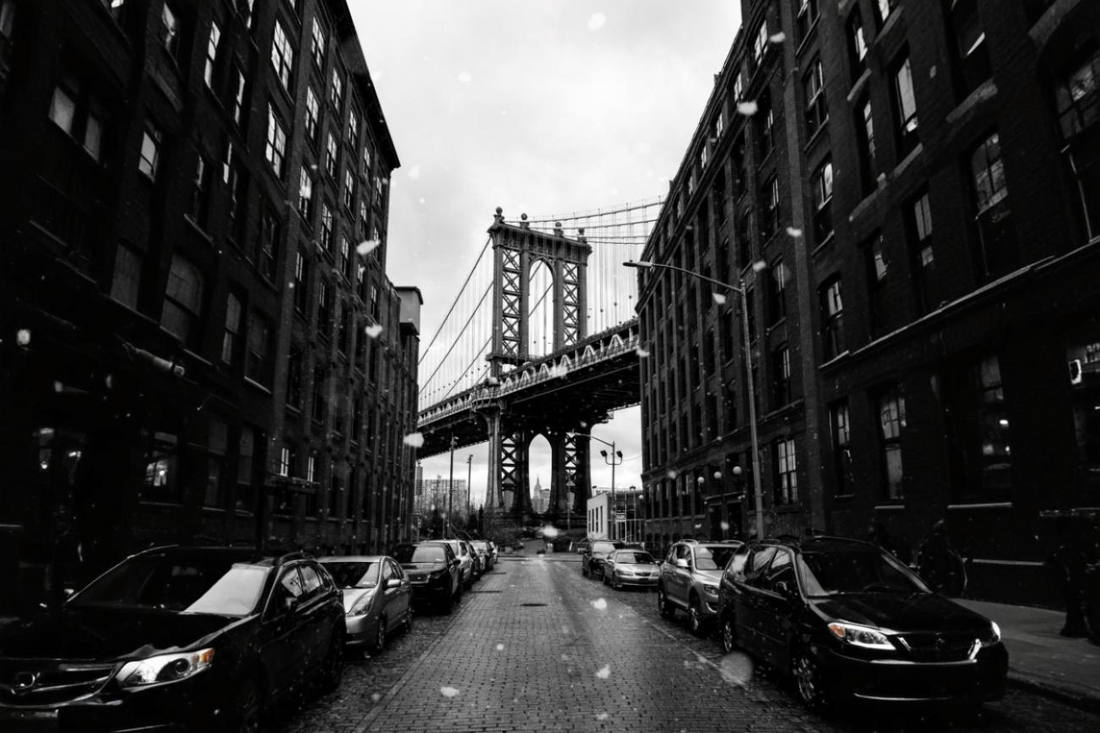 Silencio Bajo el Puente – Elegancia